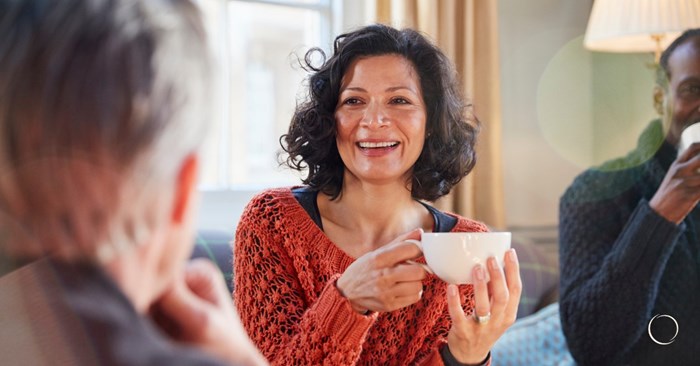 common signs of aging around the eyes